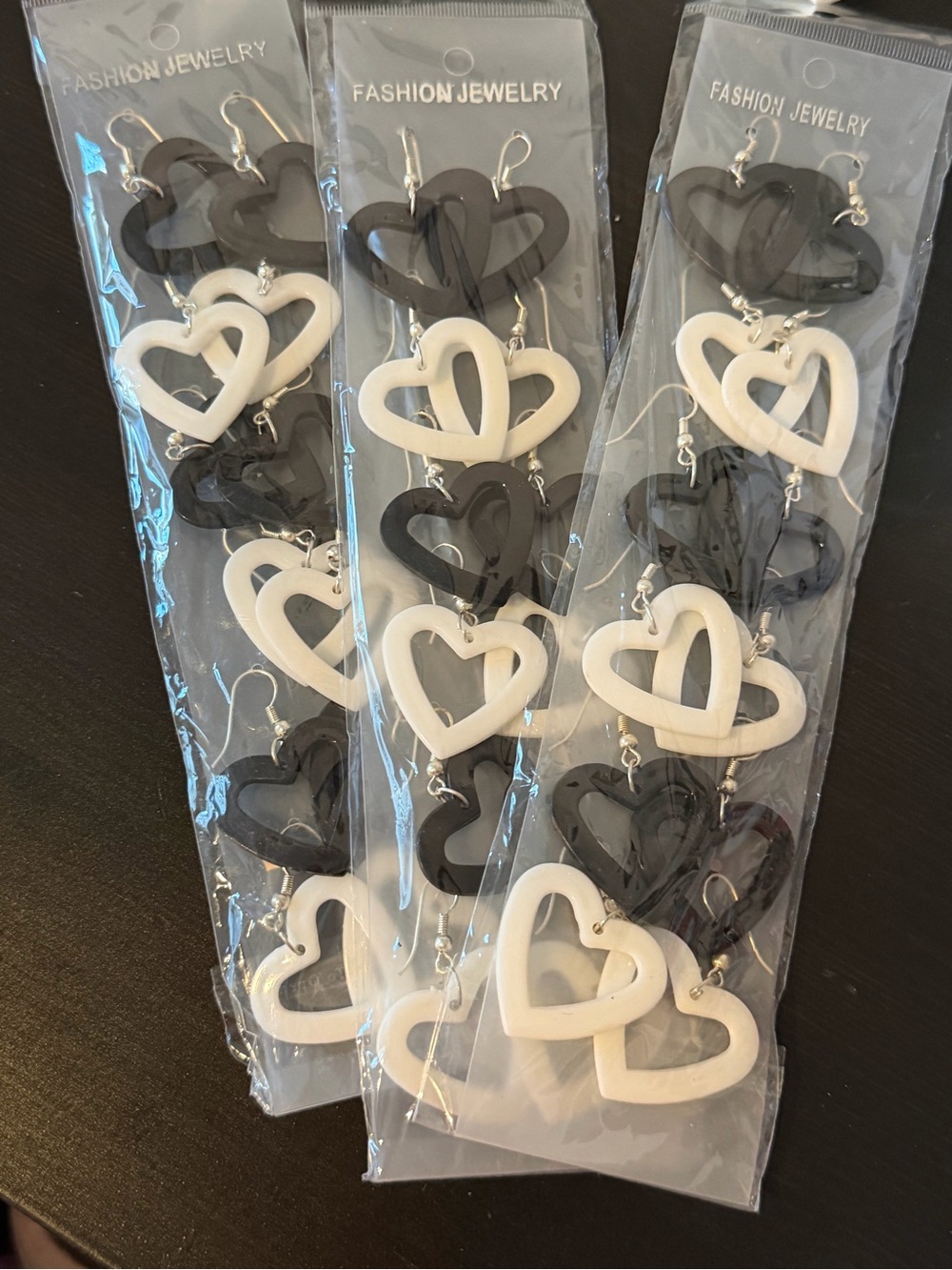 18 sets of Fashion Jewelry Black and White Heart Drop Earrings
